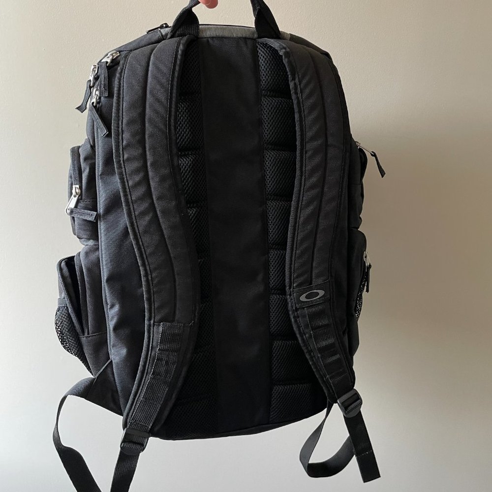 Oakley | Toro Branded Backpack - NWOT - Picture 6 of 11